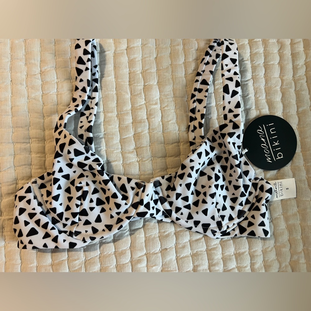NWT Moana Bikini Top - Black and White Triangle Pattern